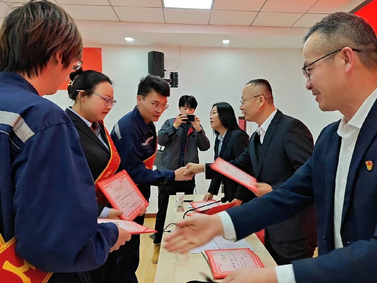 06abf1164e7f5fd6481bbd55b088b05